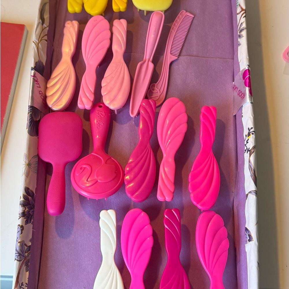 Barbie accessories and vintage clothing with Doll case